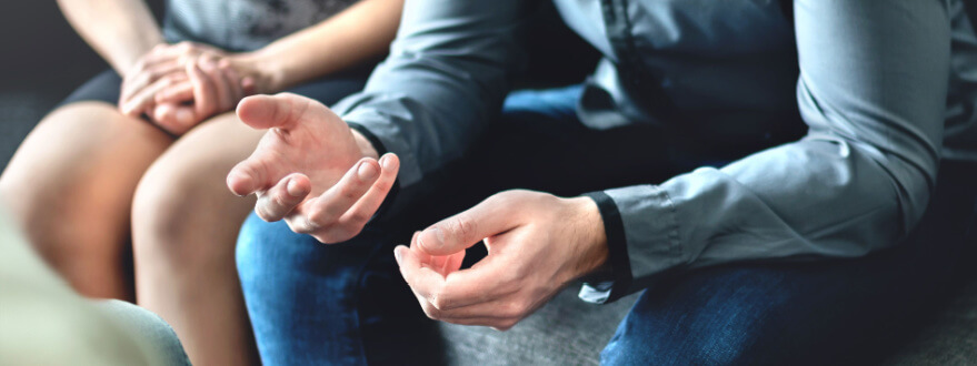 couple in divorce mediation